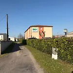Hotel Brit Confort Villeneuve Sur Lot 3*