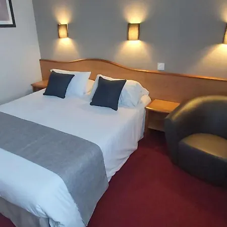 Hotel Brit Confort Villeneuve Sur Lot 3*