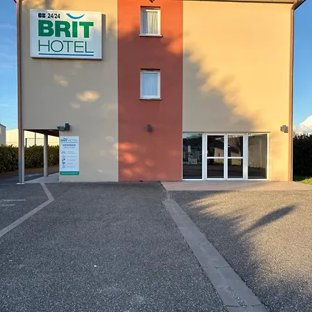 Hotel Brit Confort Villeneuve Sur Lot 3*