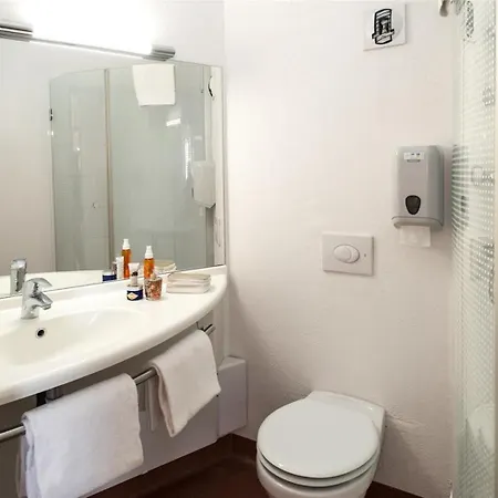 Hotel Brit Confort Villeneuve Sur Lot