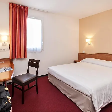 Brit Confort Villeneuve Sur Lot Hotel 3*