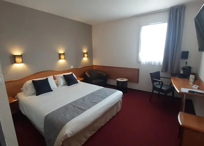 Brit Confort Villeneuve Sur Lot فندق 3*